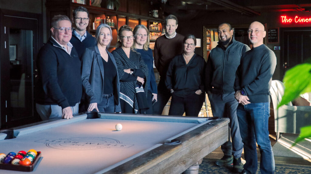 Opus Bilprovning satsar på ledarskapsprogram – för trygga medarbetare och nöjda kunder. Rickard Naring leder utbildningen.